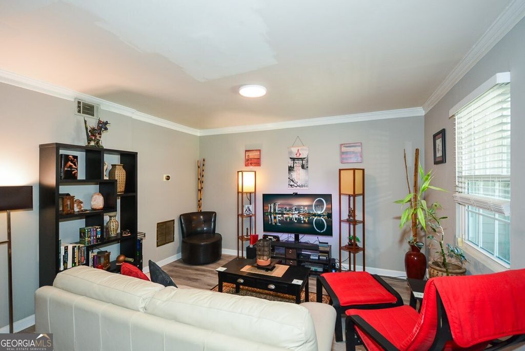 Photo of 1422 Springleaf Circle SE, Smyrna, GA 30080 (MLS # 10733756)