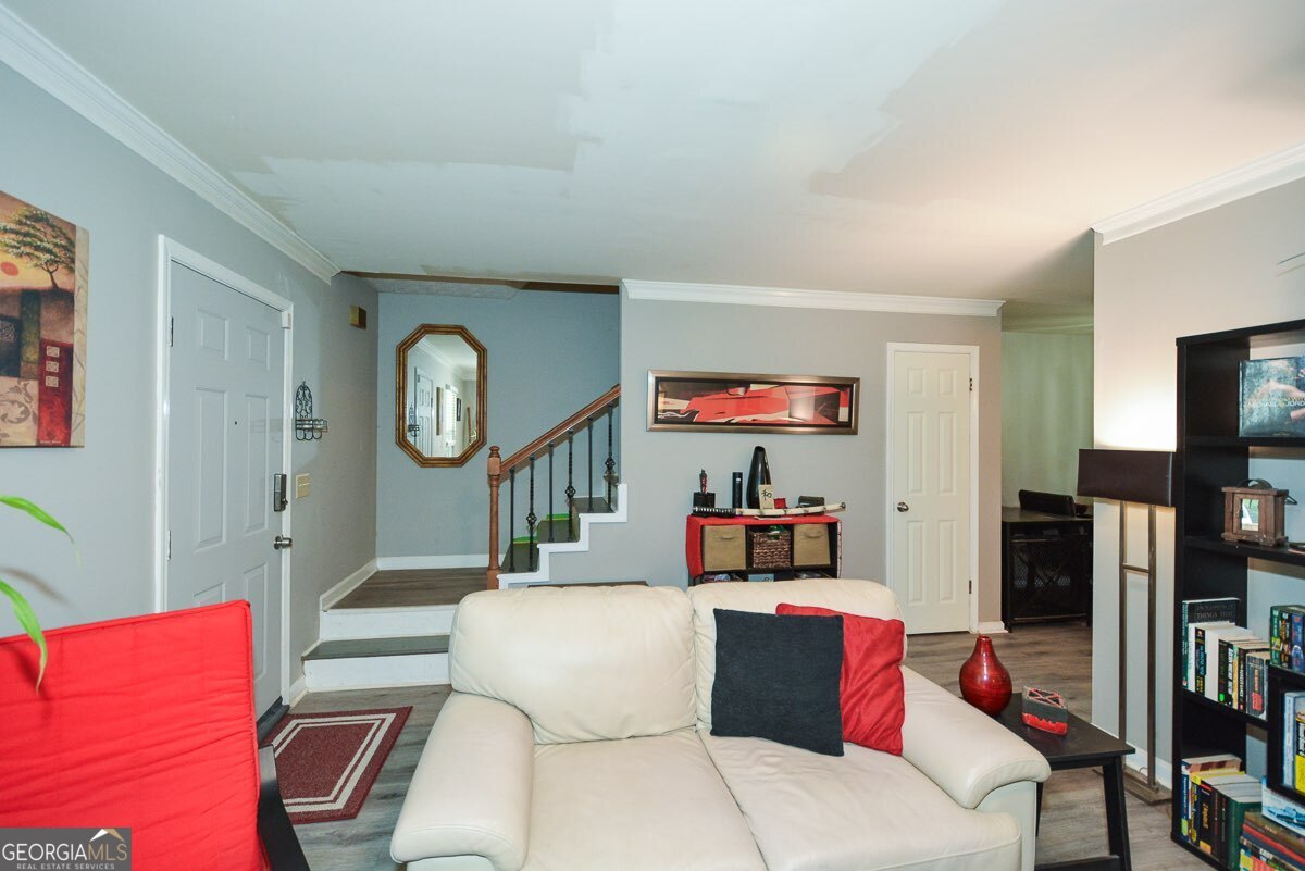 1422 Springleaf CIR SE