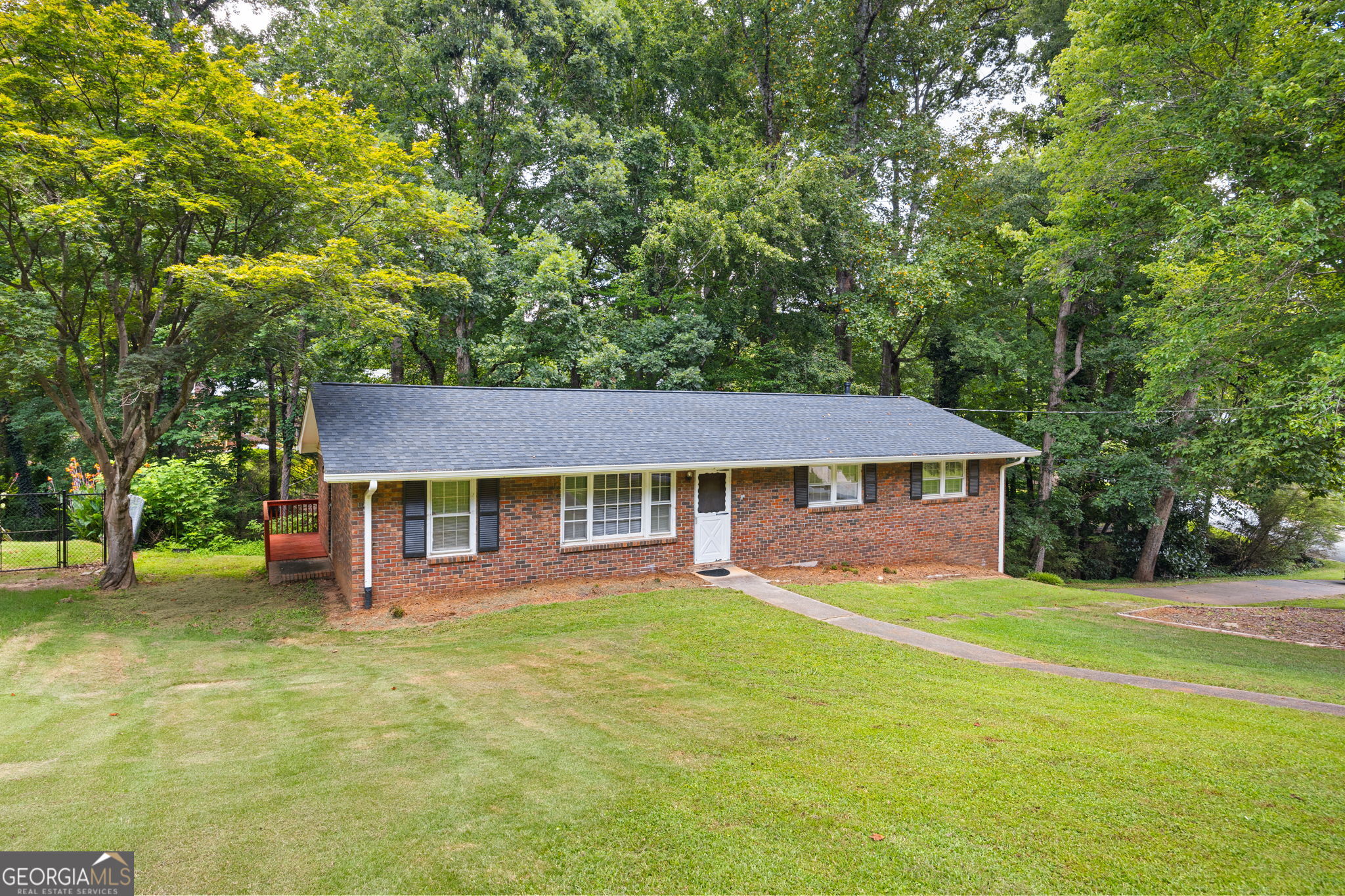 4108 HONEYSUCKLE DR SE