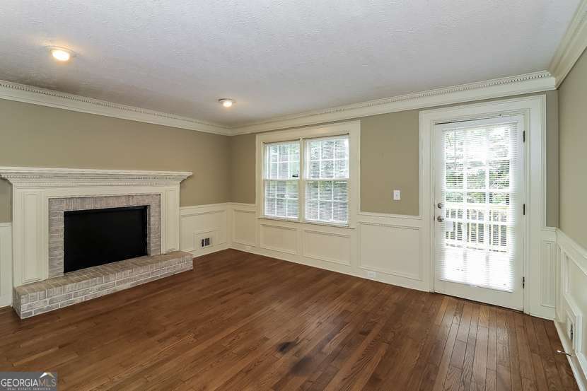 1960 Mceachern Manor DR SW