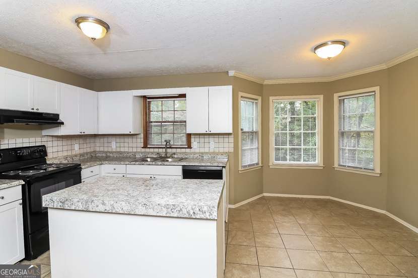 1960 Mceachern Manor DR SW