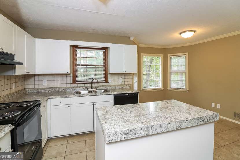 McEachern Manor - Residential