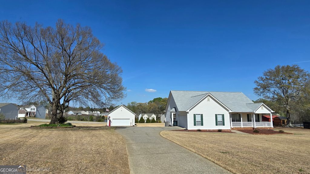 Photo of 352 Olde Wick Trail, Hoschton, GA 30548 (MLS # 10730241)