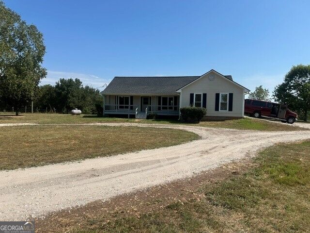 Photo 1 of 13 — 695 Teamon RD, Griffin, GA 30223