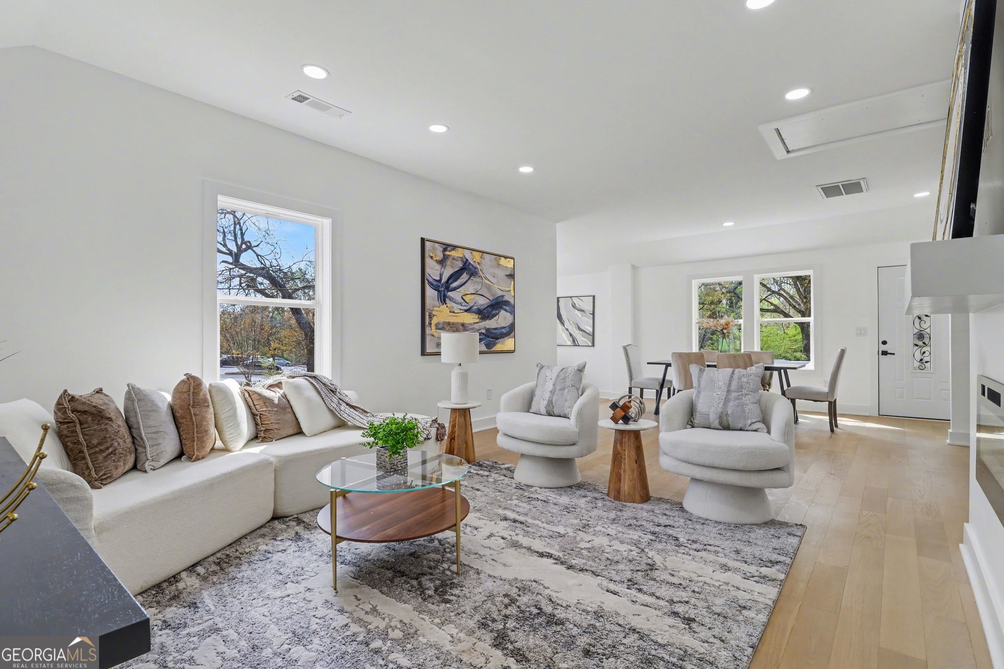 208 Watson CIR SE