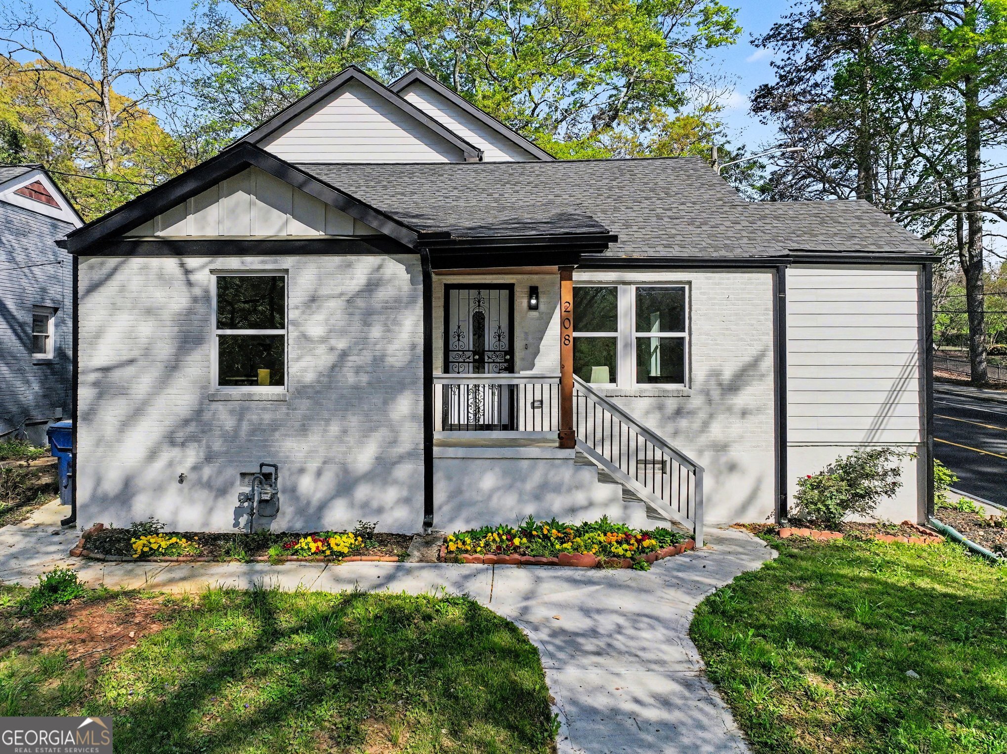208 Watson CIR SE