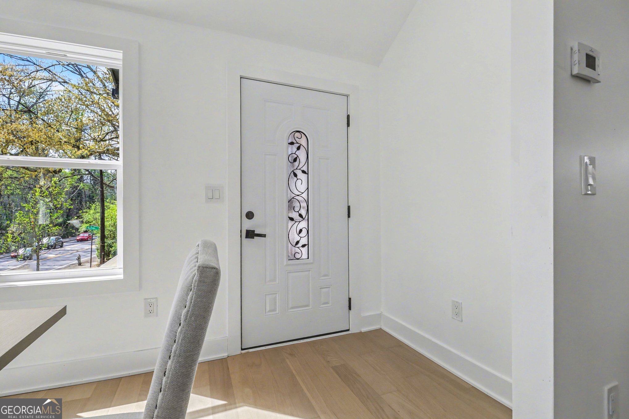 208 Watson CIR SE