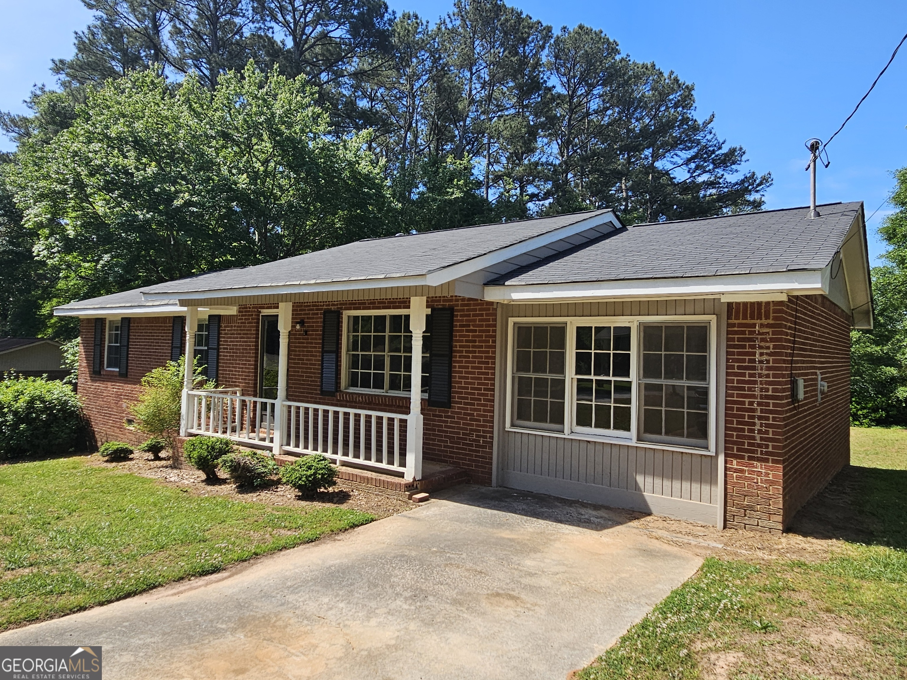 858 Pine Shadow LN