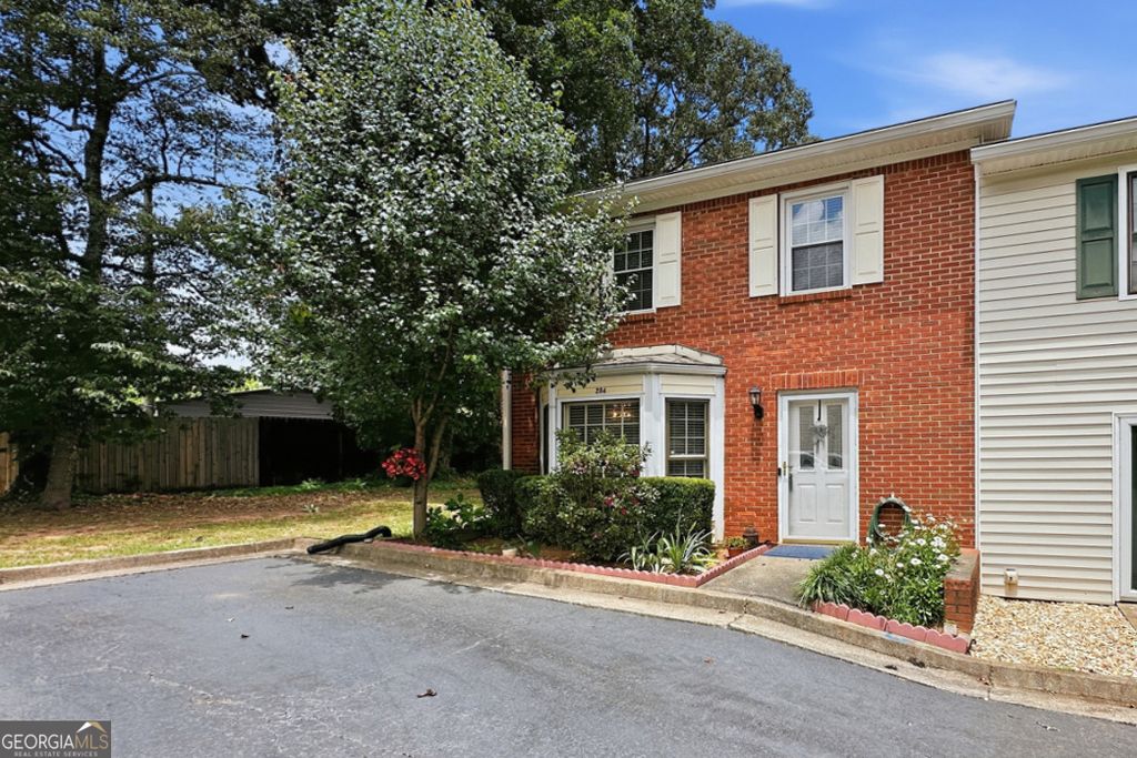 Photo of 284 Shaded Oaks Lane SE, Marietta, GA 30067 (MLS # 10806443)