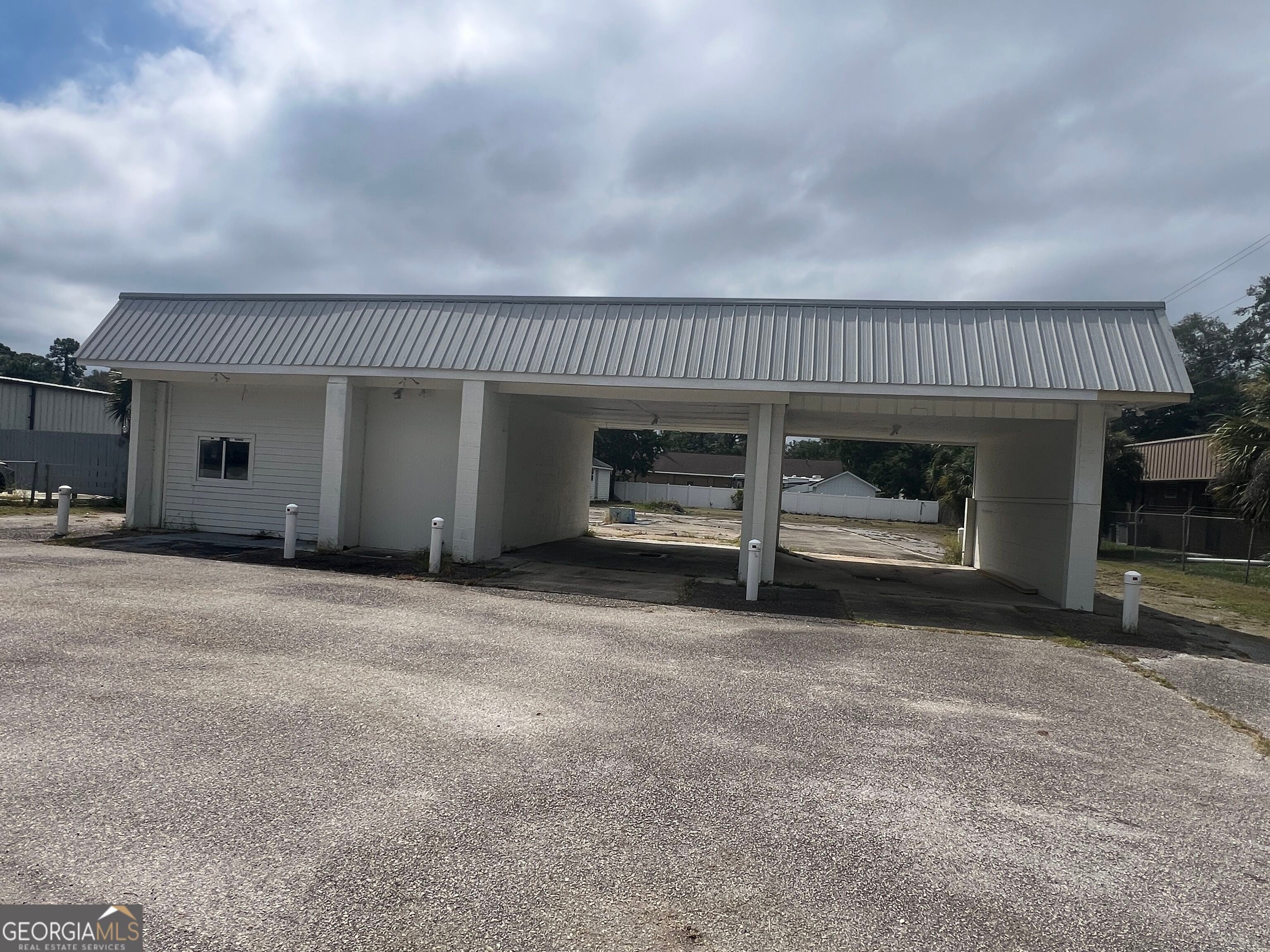 1905 Osborne RD