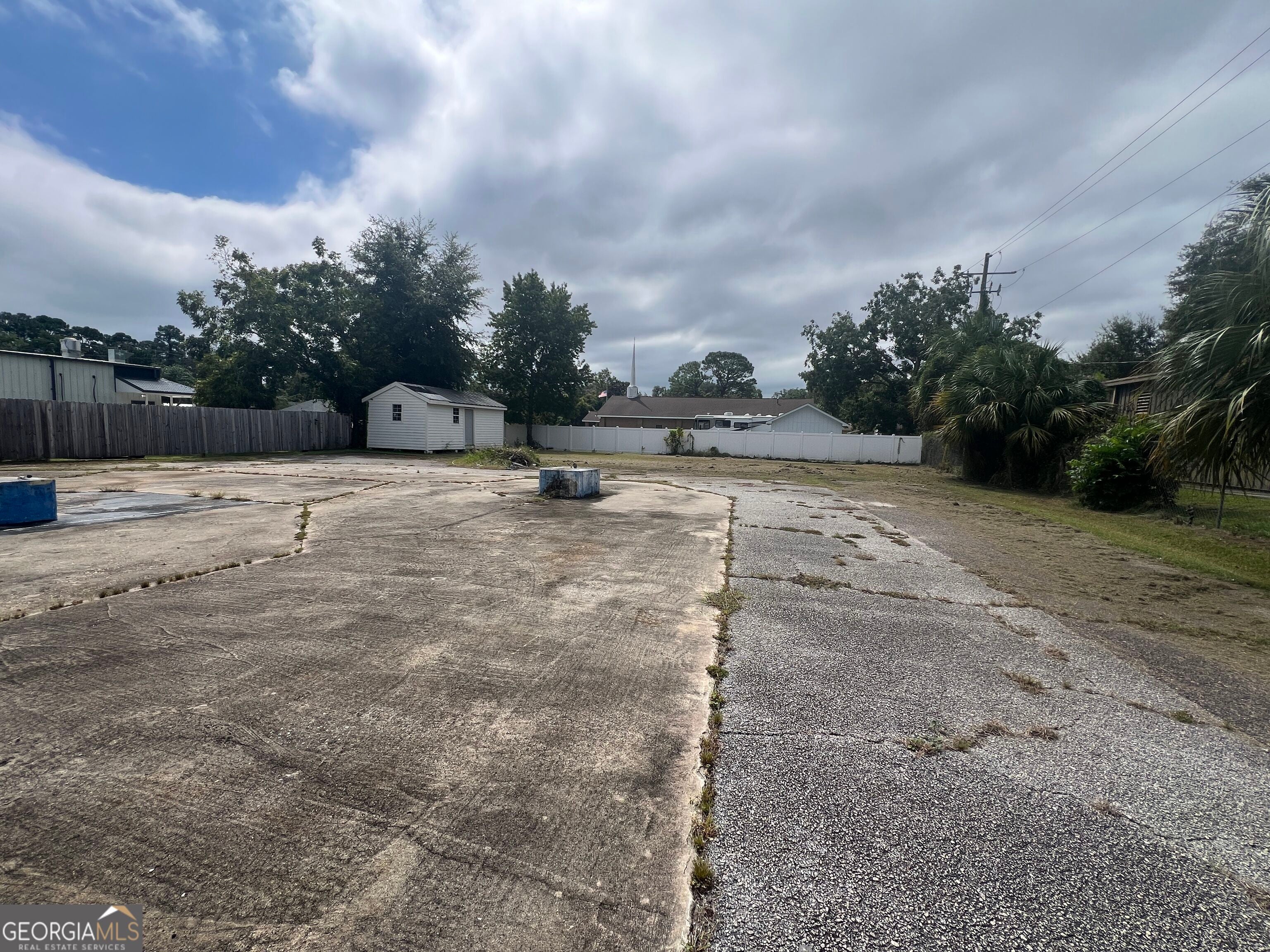 1905 Osborne RD
