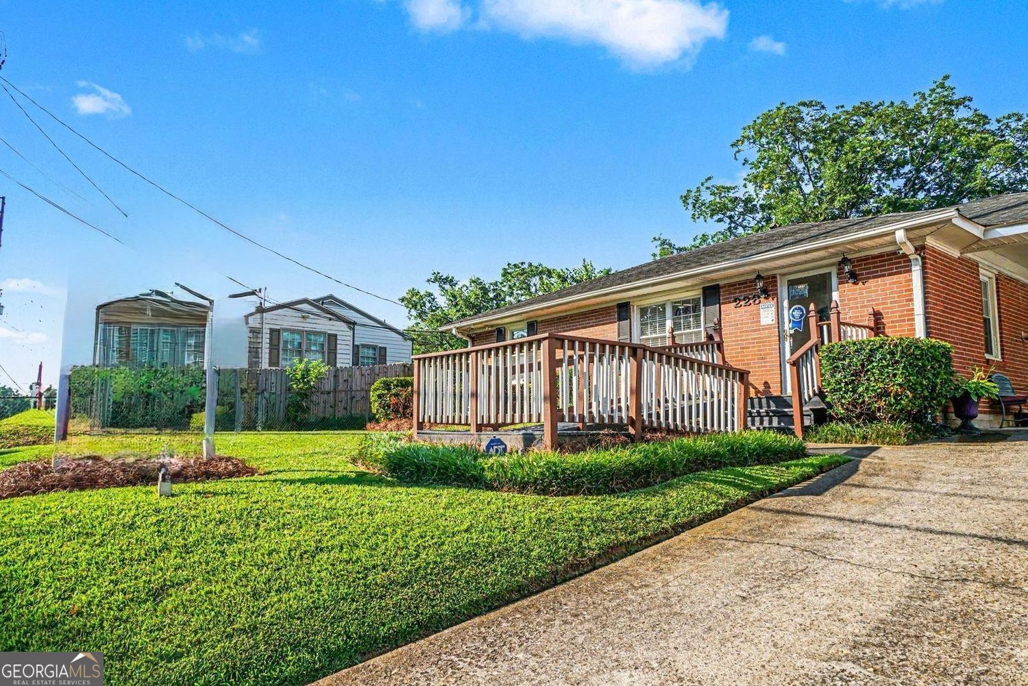 228 Powers Ferry RD SE