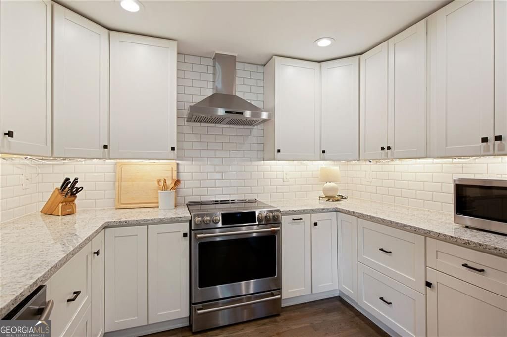 Smyrna, Georgia 30082, United States, 3 Bedrooms Bedrooms, ,3 BathroomsBathrooms,Residential,Pending,197440