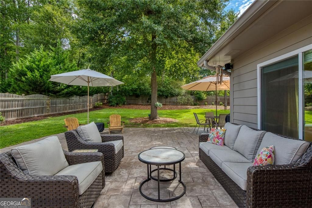 Smyrna, Georgia 30082, United States, 3 Bedrooms Bedrooms, ,3 BathroomsBathrooms,Residential,Pending,197440