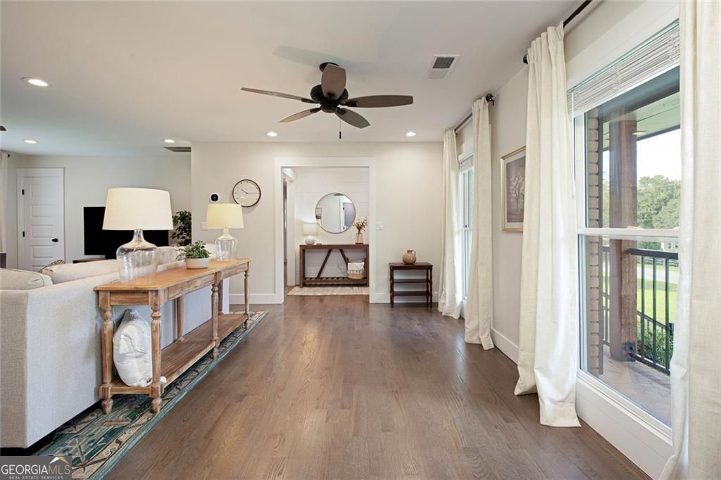 Smyrna, Georgia 30082, United States, 3 Bedrooms Bedrooms, ,3 BathroomsBathrooms,Residential,Pending,197440