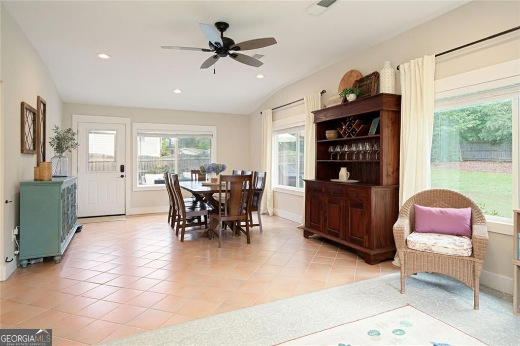 Smyrna, Georgia 30082, United States, 3 Bedrooms Bedrooms, ,3 BathroomsBathrooms,Residential,Pending,197440