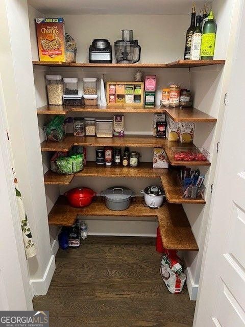 Smyrna, Georgia 30082, United States, 3 Bedrooms Bedrooms, ,3 BathroomsBathrooms,Residential,Pending,197440