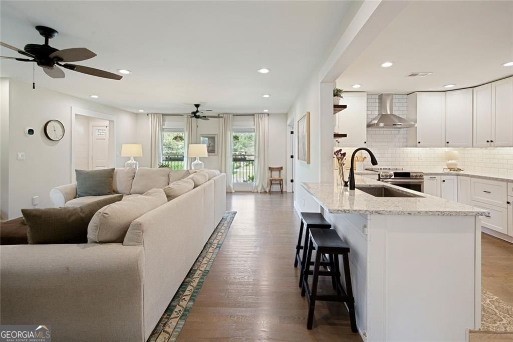 Smyrna, Georgia 30082, United States, 3 Bedrooms Bedrooms, ,3 BathroomsBathrooms,Residential,Pending,197440