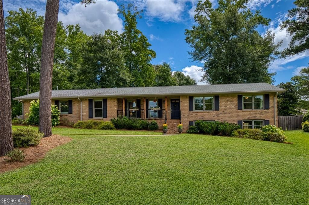 Smyrna, Georgia 30082, United States, 3 Bedrooms Bedrooms, ,3 BathroomsBathrooms,Residential,Pending,197440