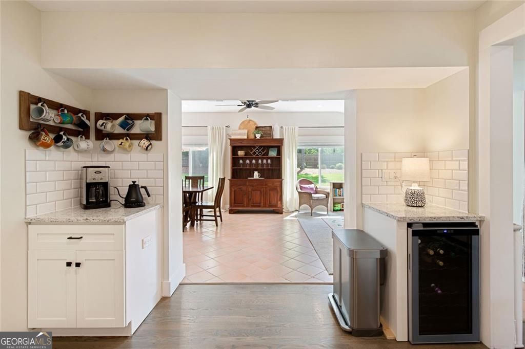 Smyrna, Georgia 30082, United States, 3 Bedrooms Bedrooms, ,3 BathroomsBathrooms,Residential,Pending,197440