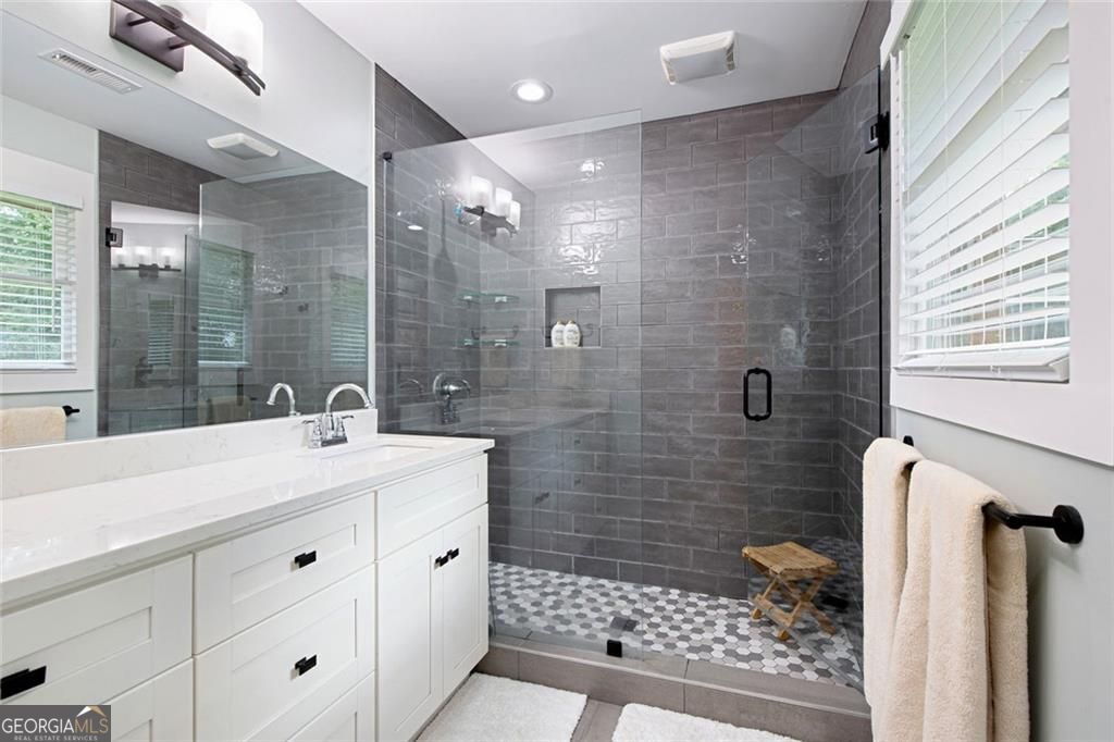 Smyrna, Georgia 30082, United States, 3 Bedrooms Bedrooms, ,3 BathroomsBathrooms,Residential,Pending,197440