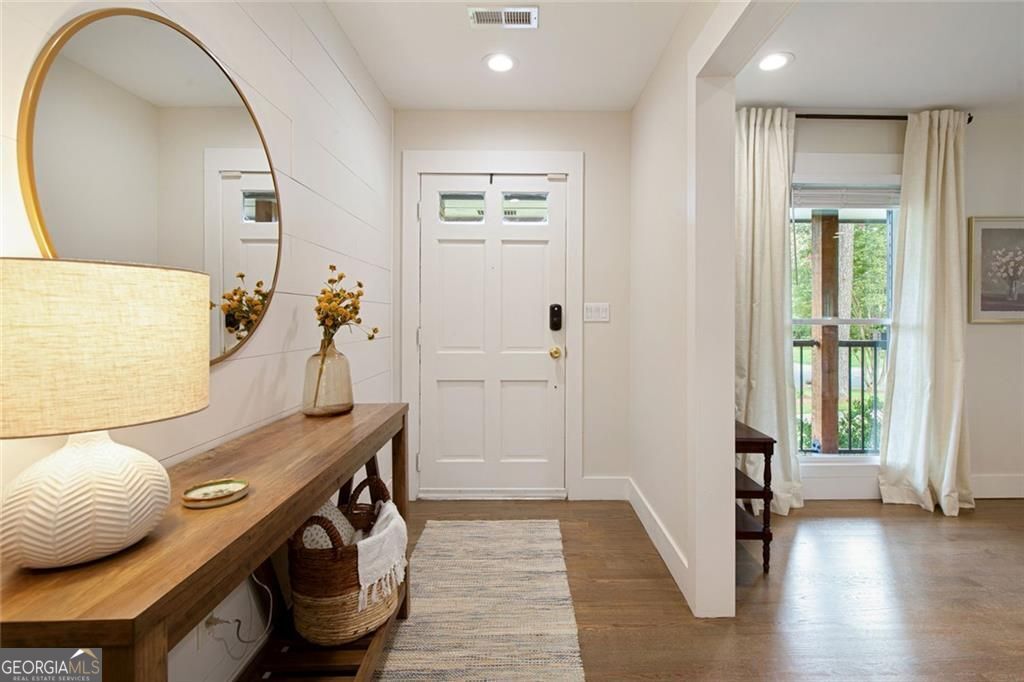 Smyrna, Georgia 30082, United States, 3 Bedrooms Bedrooms, ,3 BathroomsBathrooms,Residential,Pending,197440