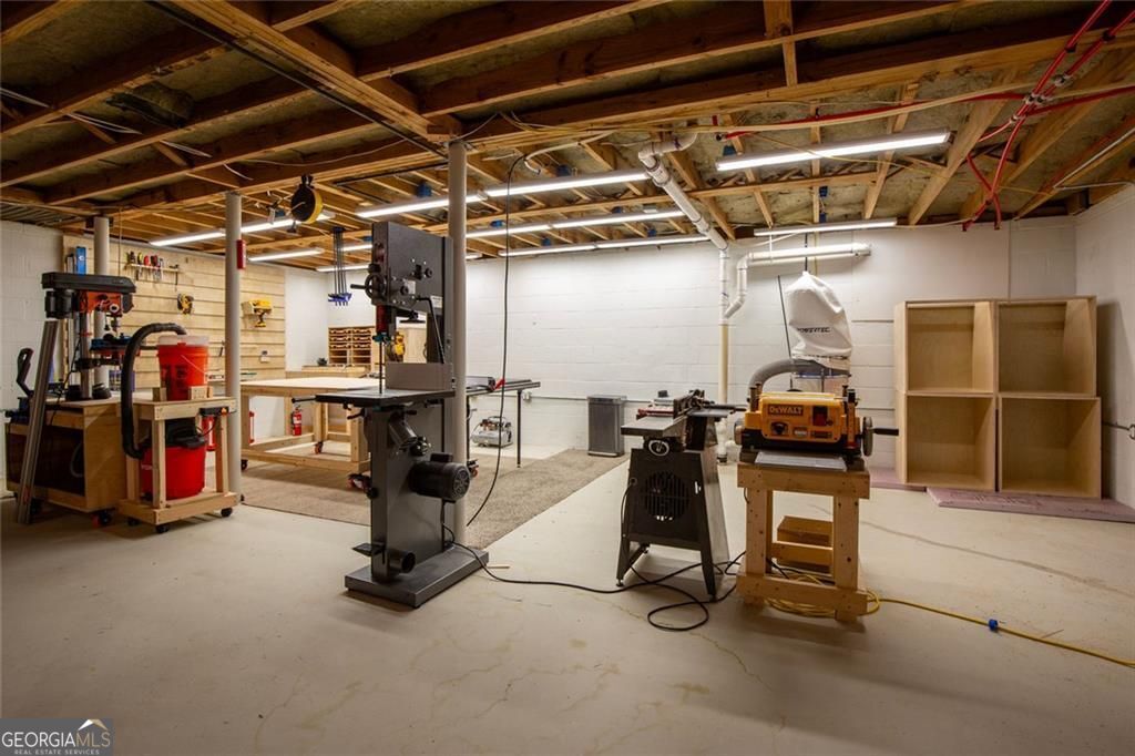 Smyrna, Georgia 30082, United States, 3 Bedrooms Bedrooms, ,3 BathroomsBathrooms,Residential,Pending,197440