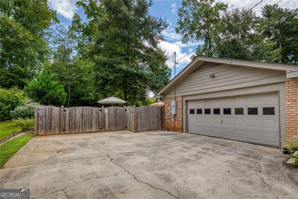 Smyrna, Georgia 30082, United States, 3 Bedrooms Bedrooms, ,3 BathroomsBathrooms,Residential,Pending,197440