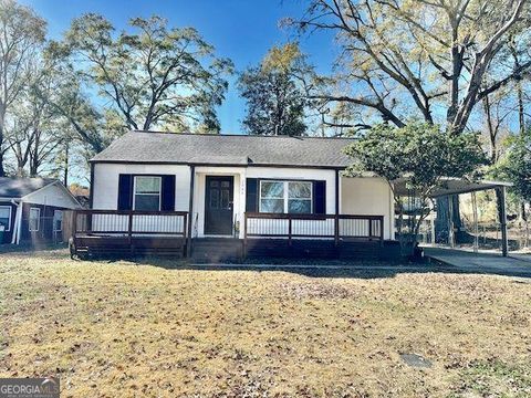 Photo of 1946 HAZELWOOD Dr, Marietta, GA 30067 (MLS # 10658179)