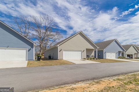 Single Family Residence in Villa Rica GA 208 N Dogwood St 29.jpg