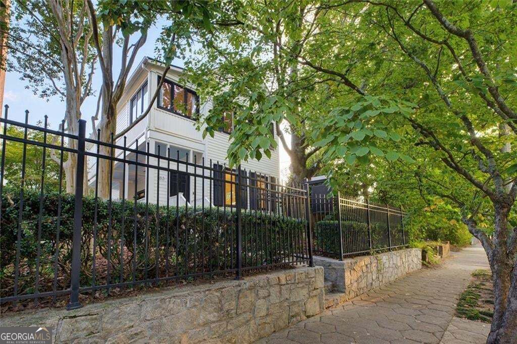 783 Edgewood AVE NE