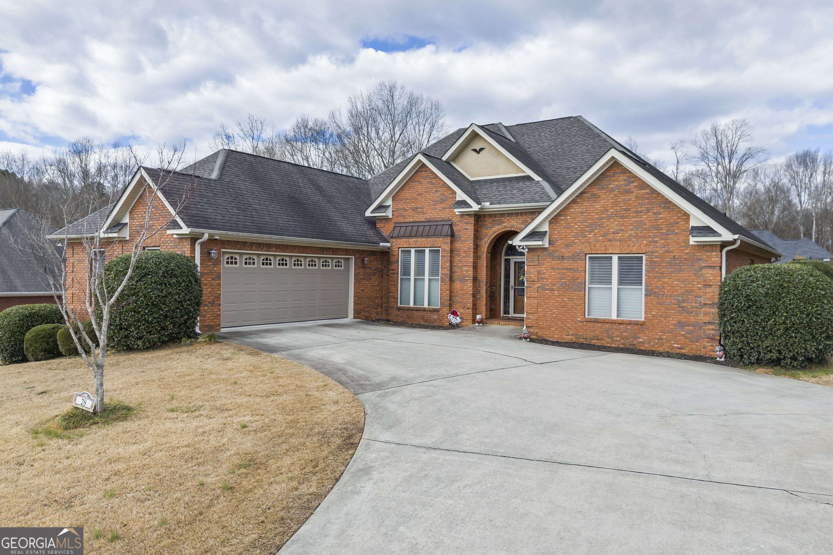28 Huntington DR