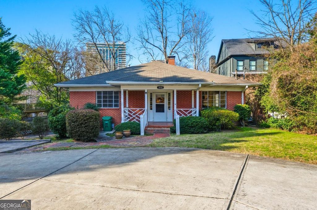 Photo of 1032 Standard Drive NE, Atlanta, GA 30319 (MLS # 10691861)