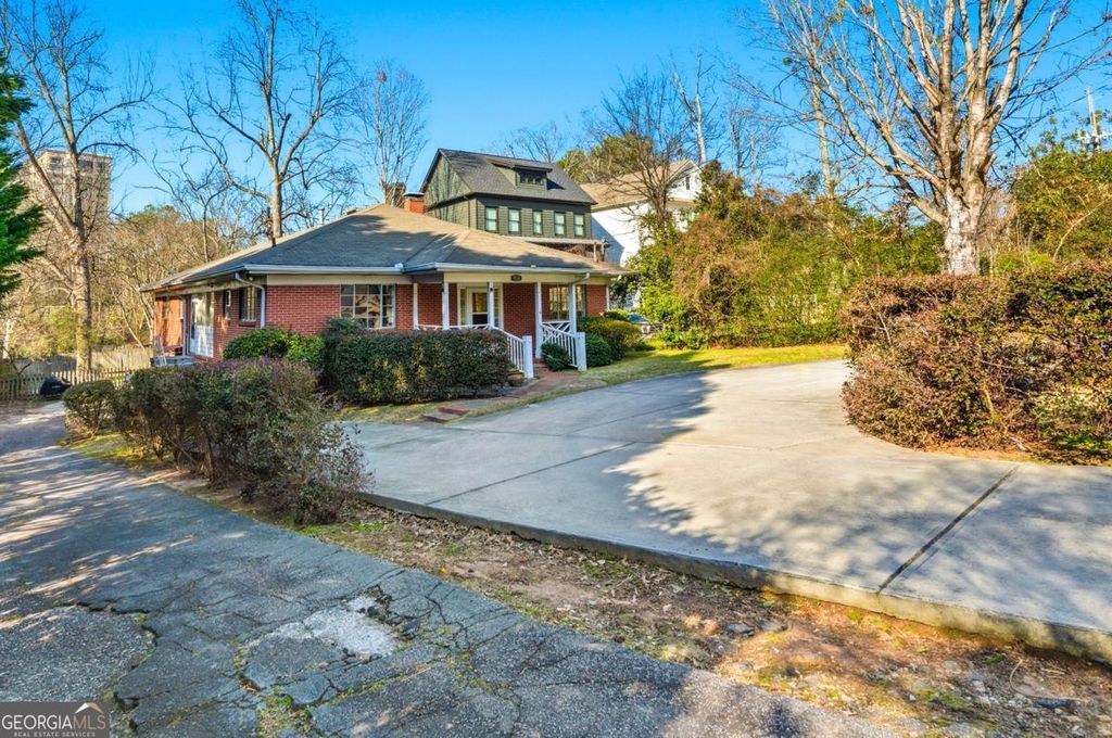 Photo of 1032 Standard Drive NE, Atlanta, GA 30319 (MLS # 10691861)