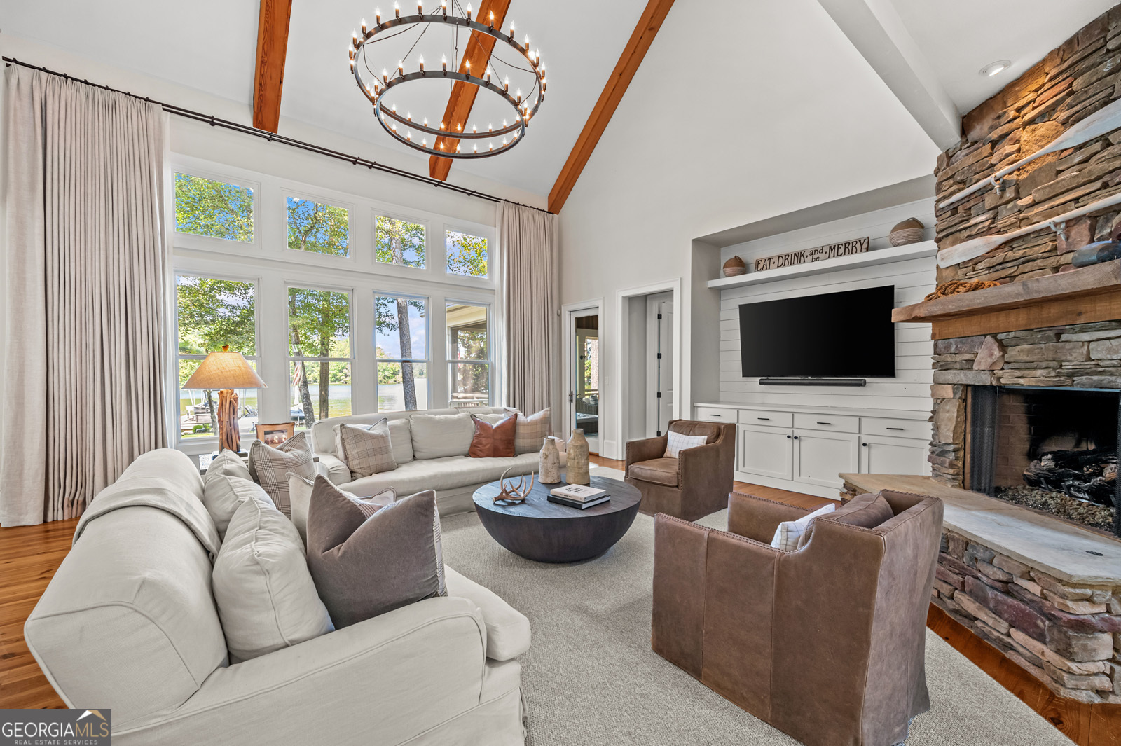 1061 Clearwater DR