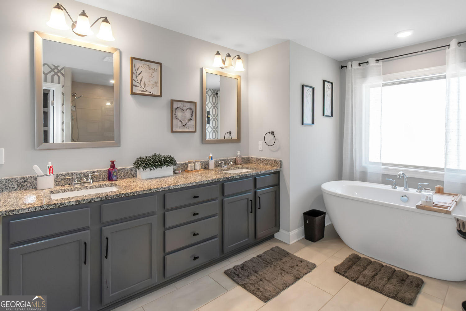 McDonough, Georgia 30252, United States, 5 Bedrooms Bedrooms, ,4 BathroomsBathrooms,Residential,Pending,81777