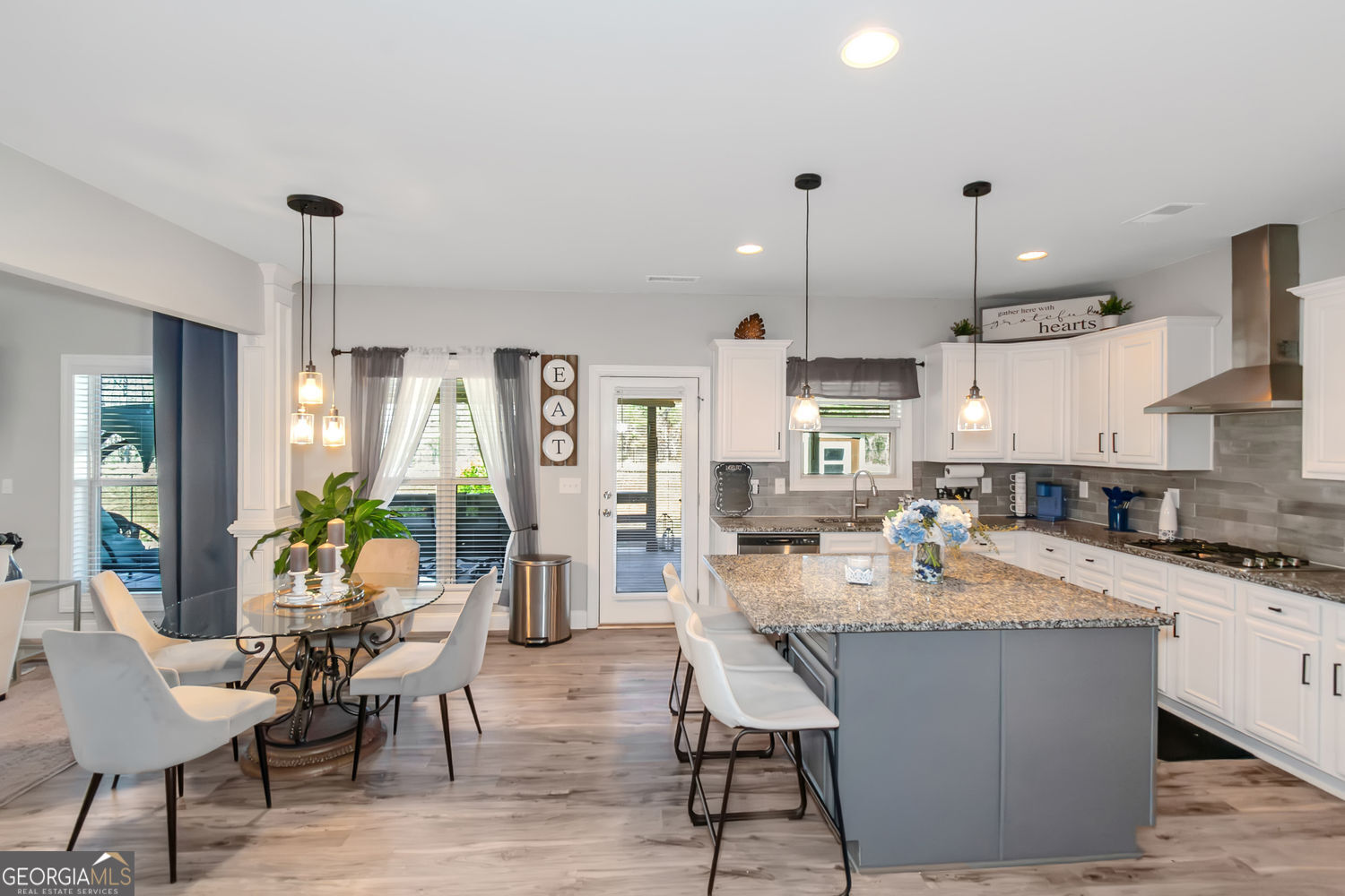 McDonough, Georgia 30252, United States, 5 Bedrooms Bedrooms, ,4 BathroomsBathrooms,Residential,Pending,81777