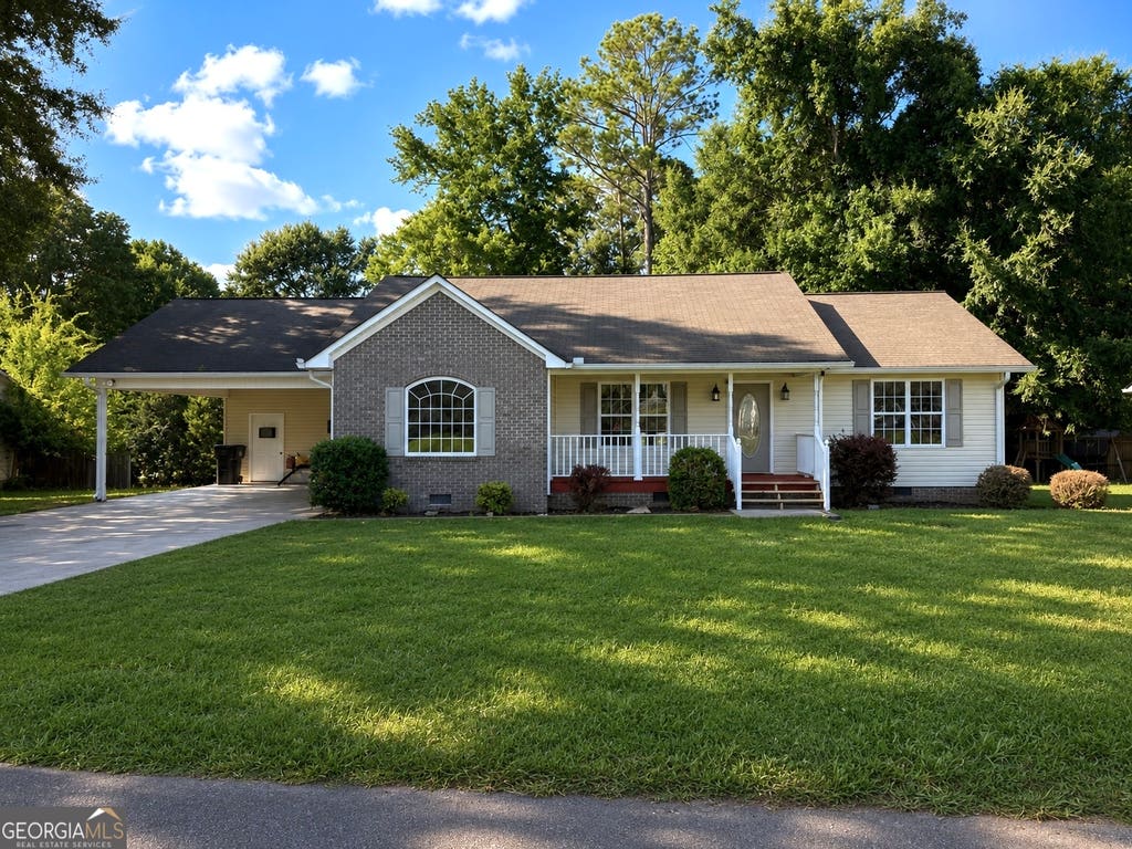 Photo of 201 Briarwood Cir, Summerville, GA 30747 (MLS # 10809973)