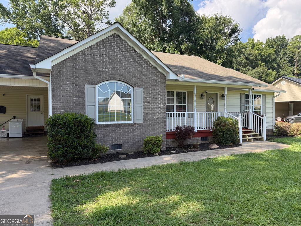 Photo of 201 Briarwood Cir, Summerville, GA 30747 (MLS # 10809973)