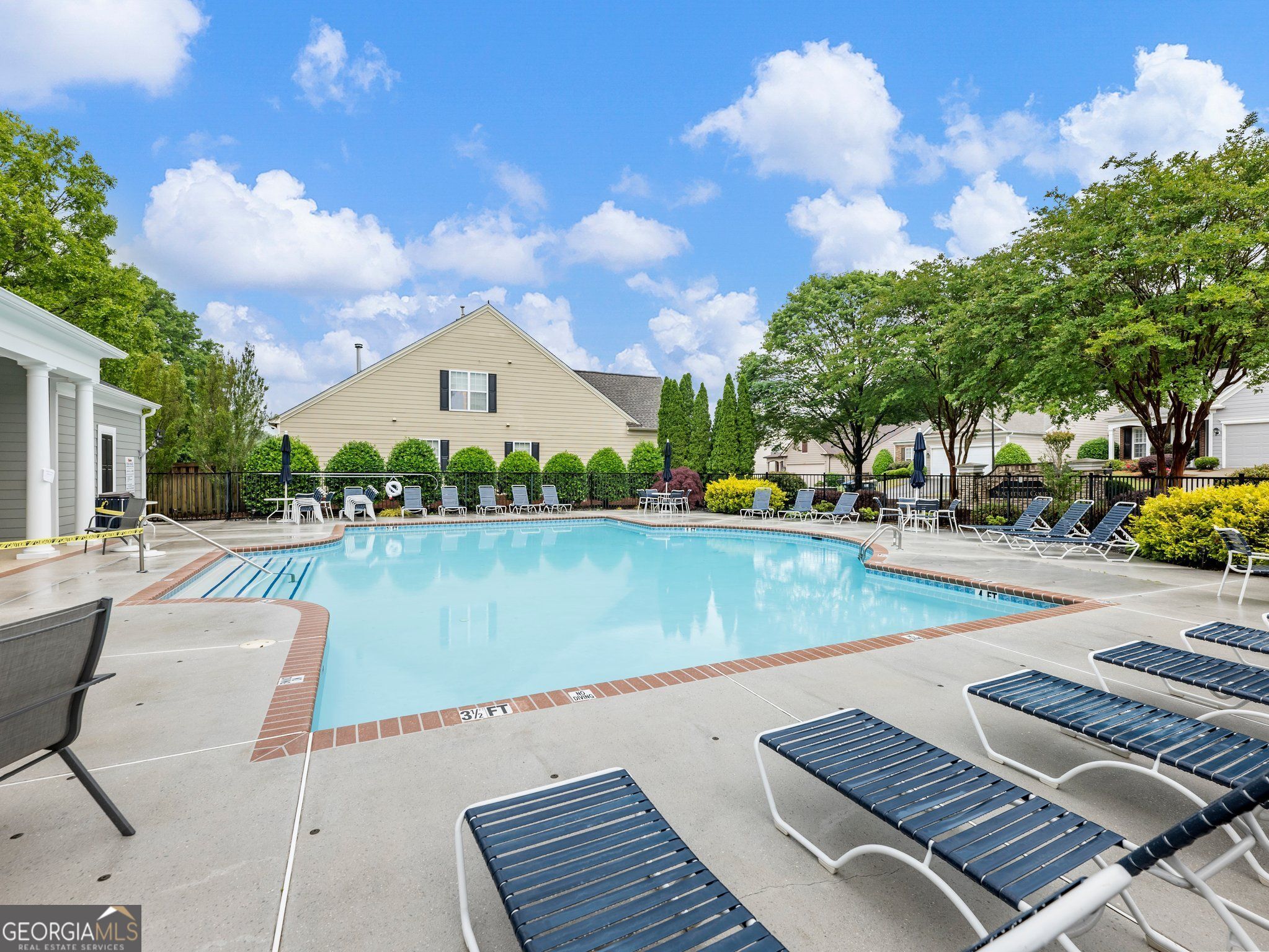 Peachtree Court - Residential