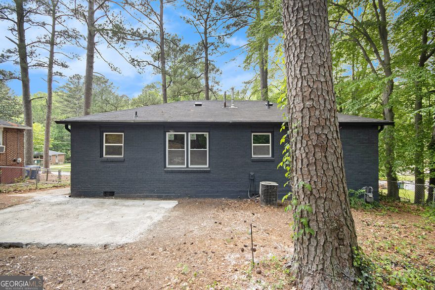 Fantastic Investment Opportunity!  This property is perfect for investors looking to add a strong, income-producing asset to their portfolio. Tenants are already in place, providing immediate, steady rental income with no vacancy downtime. The home offers solid potential and the flexibility to update or enhance as desired.