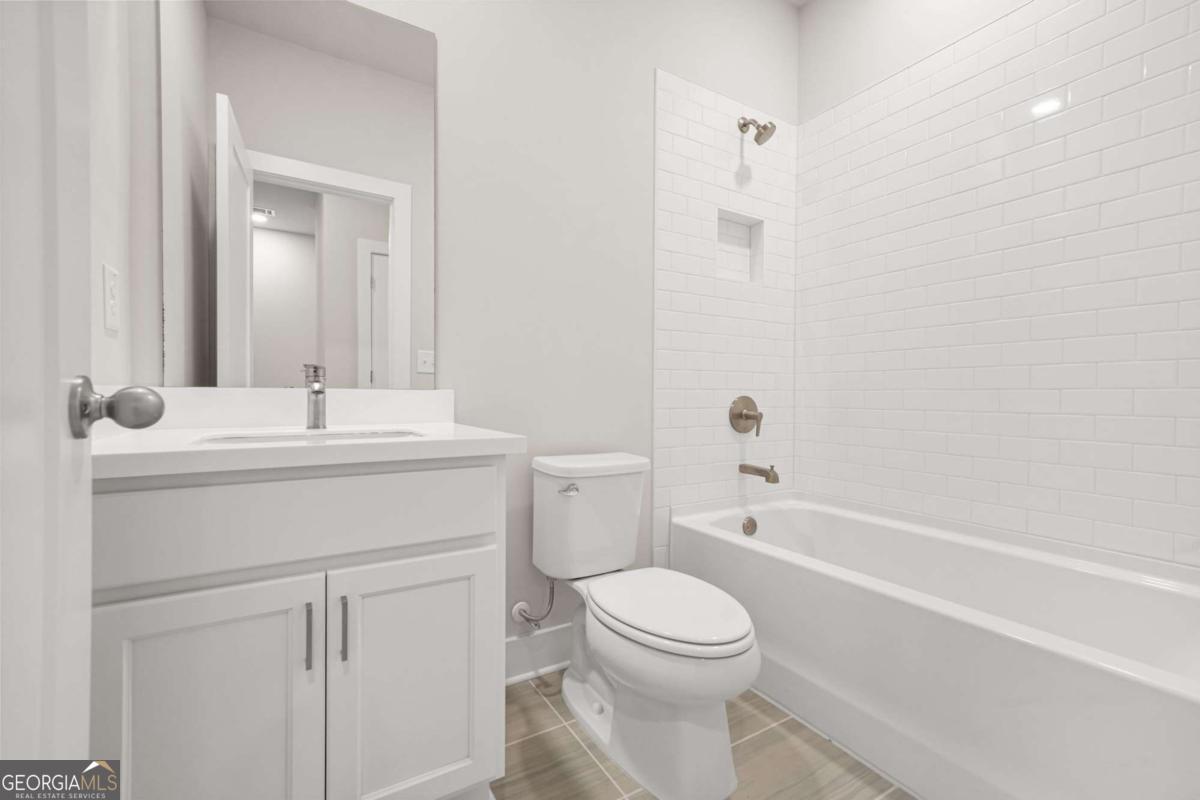 ROWAN WALK - Residential Lease