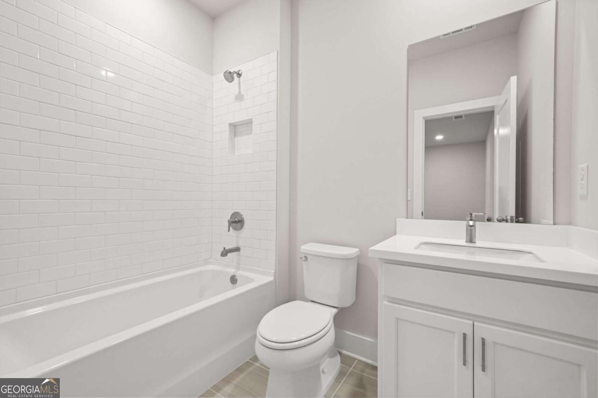 ROWAN WALK - Residential Lease