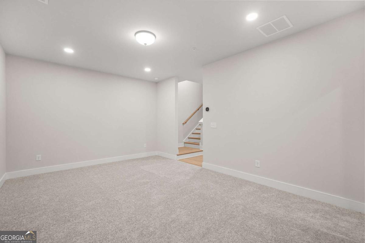 ROWAN WALK - Residential Lease