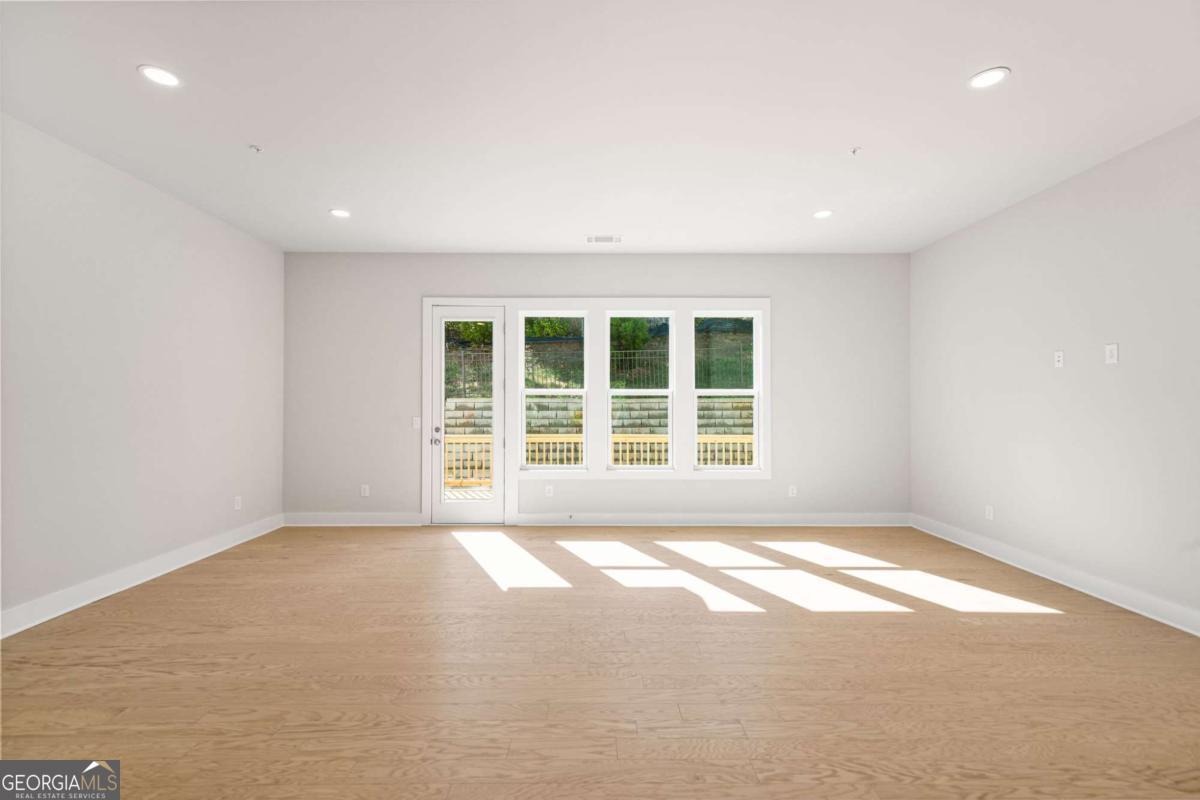 ROWAN WALK - Residential Lease