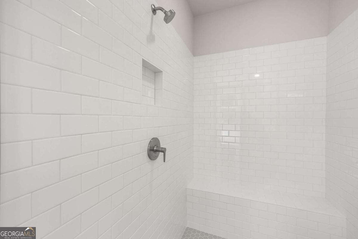 ROWAN WALK - Residential Lease