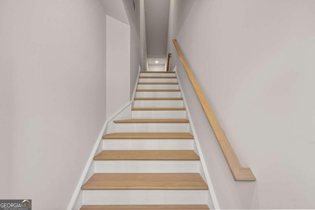 ROWAN WALK - Residential Lease