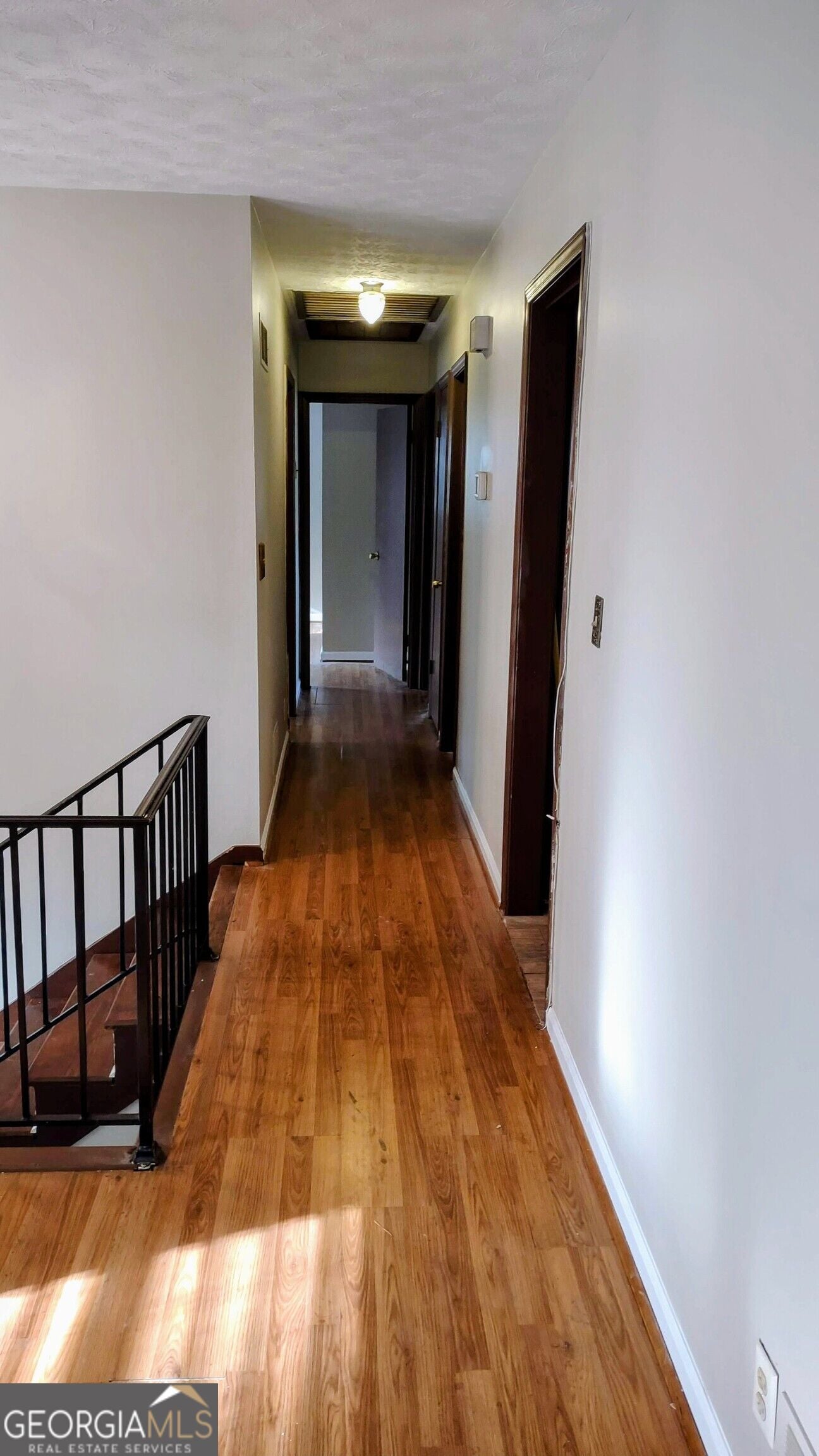 401 Pineburr LN