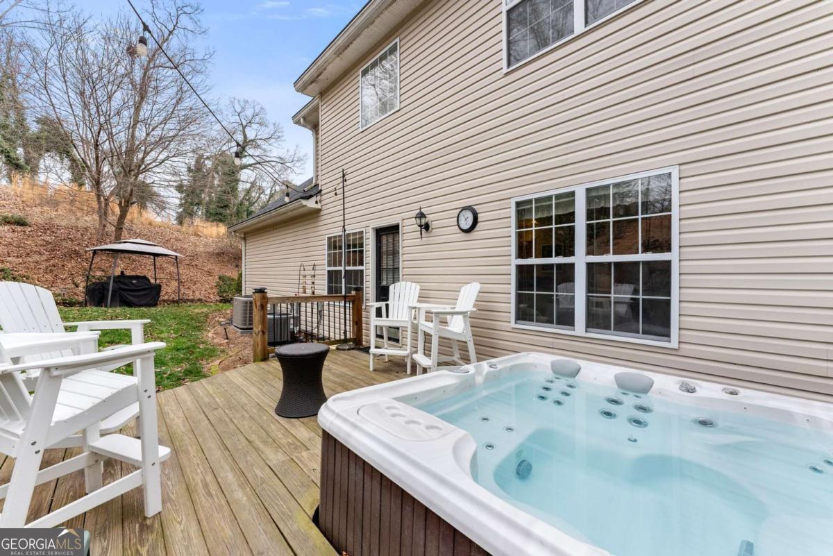 3451 Leisure LN