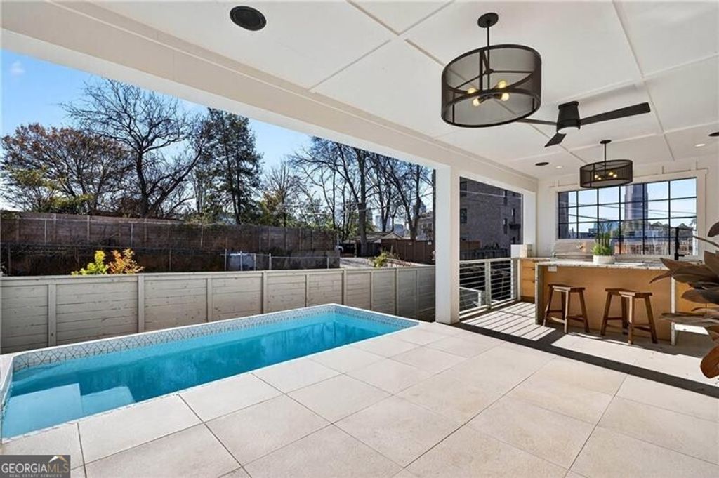 Photo of 636 Kennesaw Avenue NE, Atlanta, GA 30308 (MLS # 10660978)